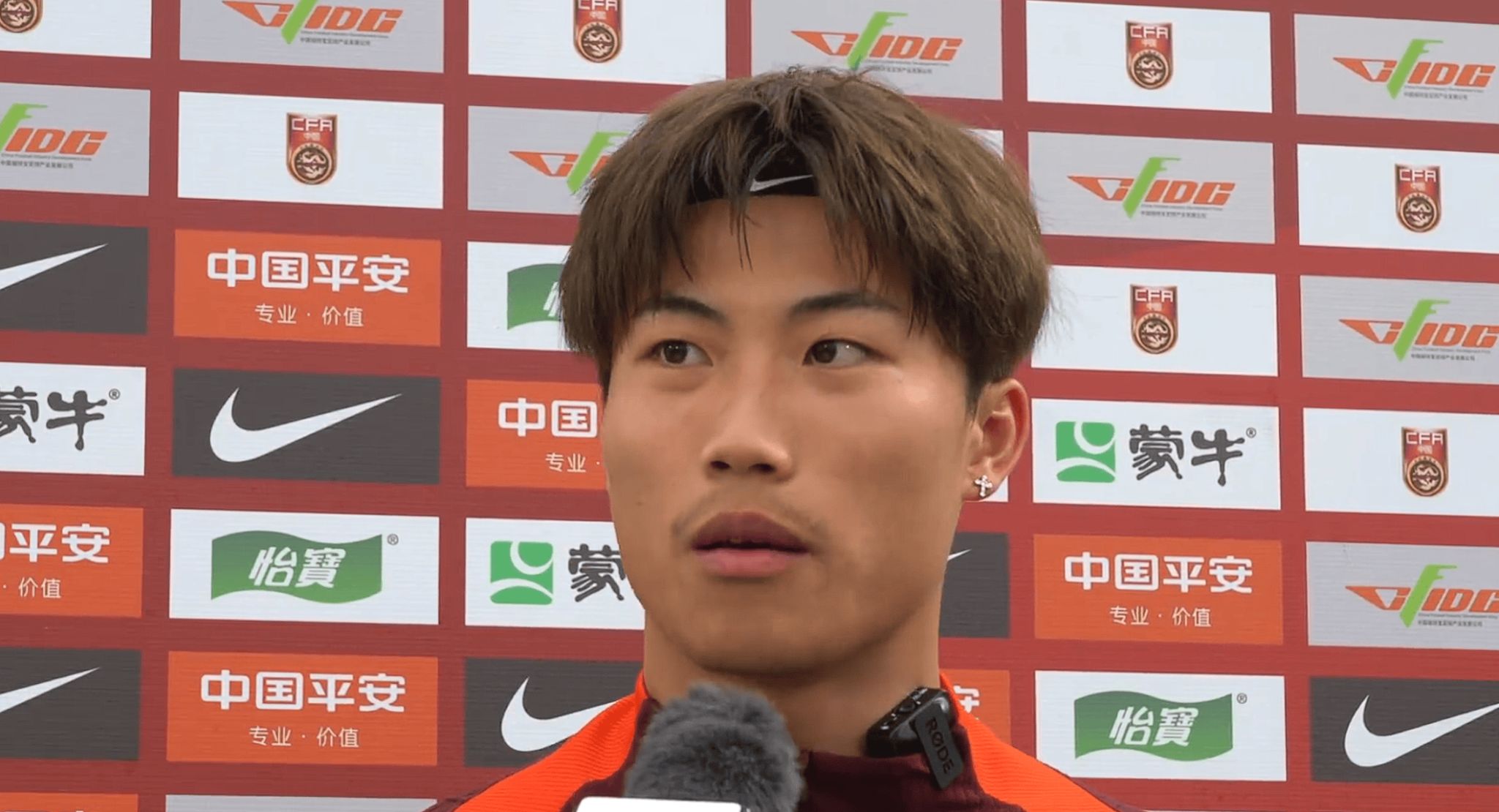 他在布雷斯